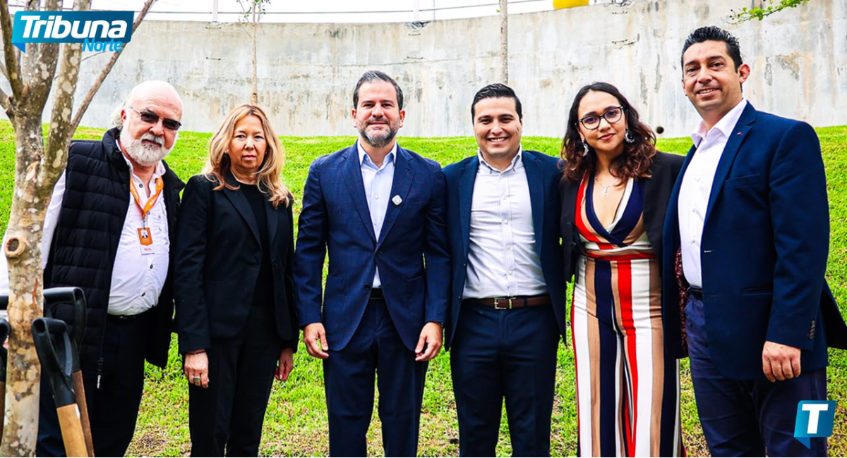 Raúl Lozano encabeza jornada de arborización en Galerías Monterrey bajo la norma estatal