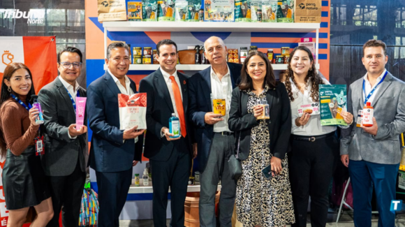 Gobierno de NL conecta a emprendedores con cadenas comerciales en Nave Lewis