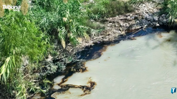 Pemex y Protección Civil de NL atienden derrame de combustible en el río Pilón