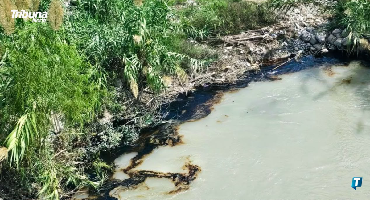 Atienden Pemex y Protección Civil derrame de combustible en Río Pilón en Montemorelos
