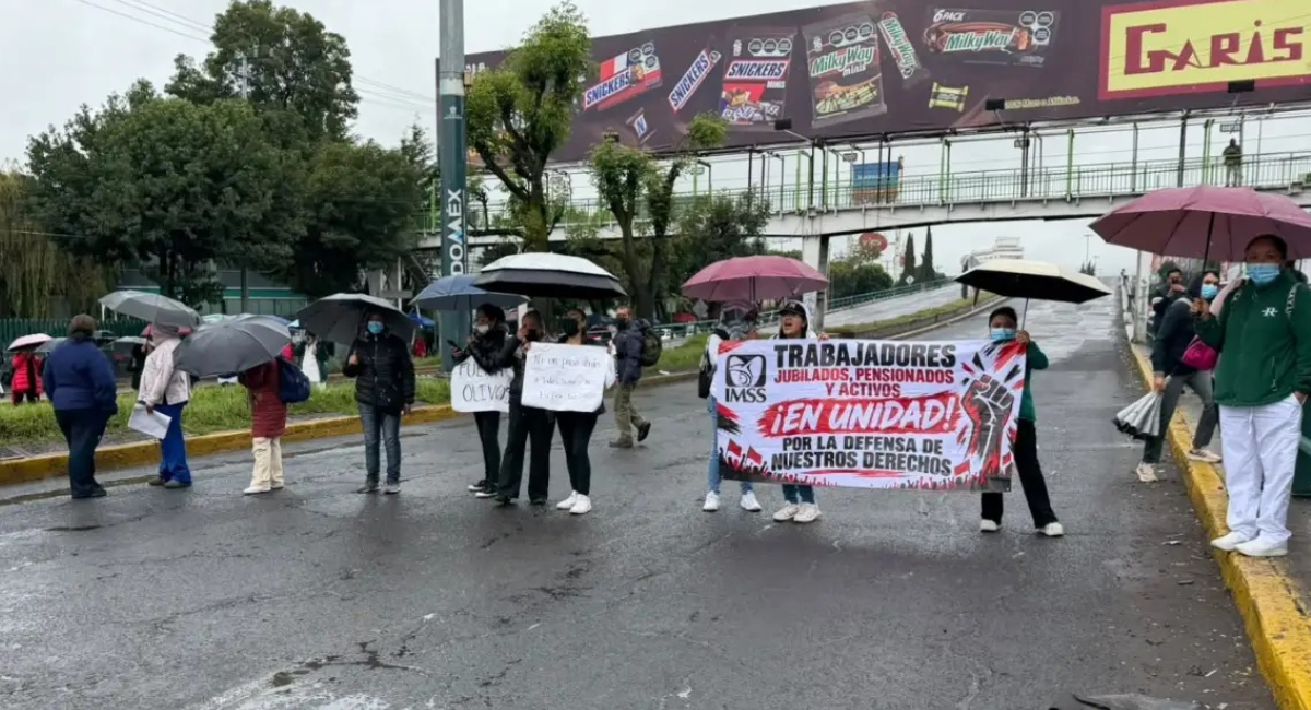 CDMX: Trabajadores del IMSS bloquean la México-Pachuca y anuncian más protestas