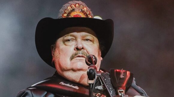 ‘Tragos amargos’ para Ramón Ayala durante su concierto de despedida en Ciudad de México