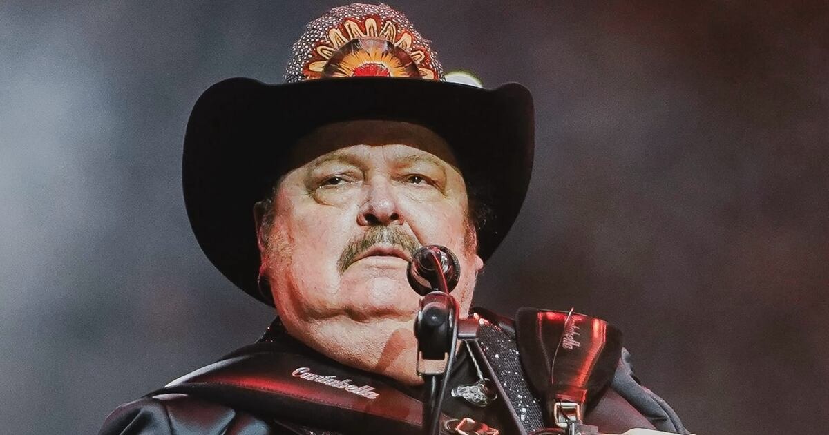 ‘Tragos amargos’ para Ramón Ayala durante su concierto de despedida en Ciudad de México