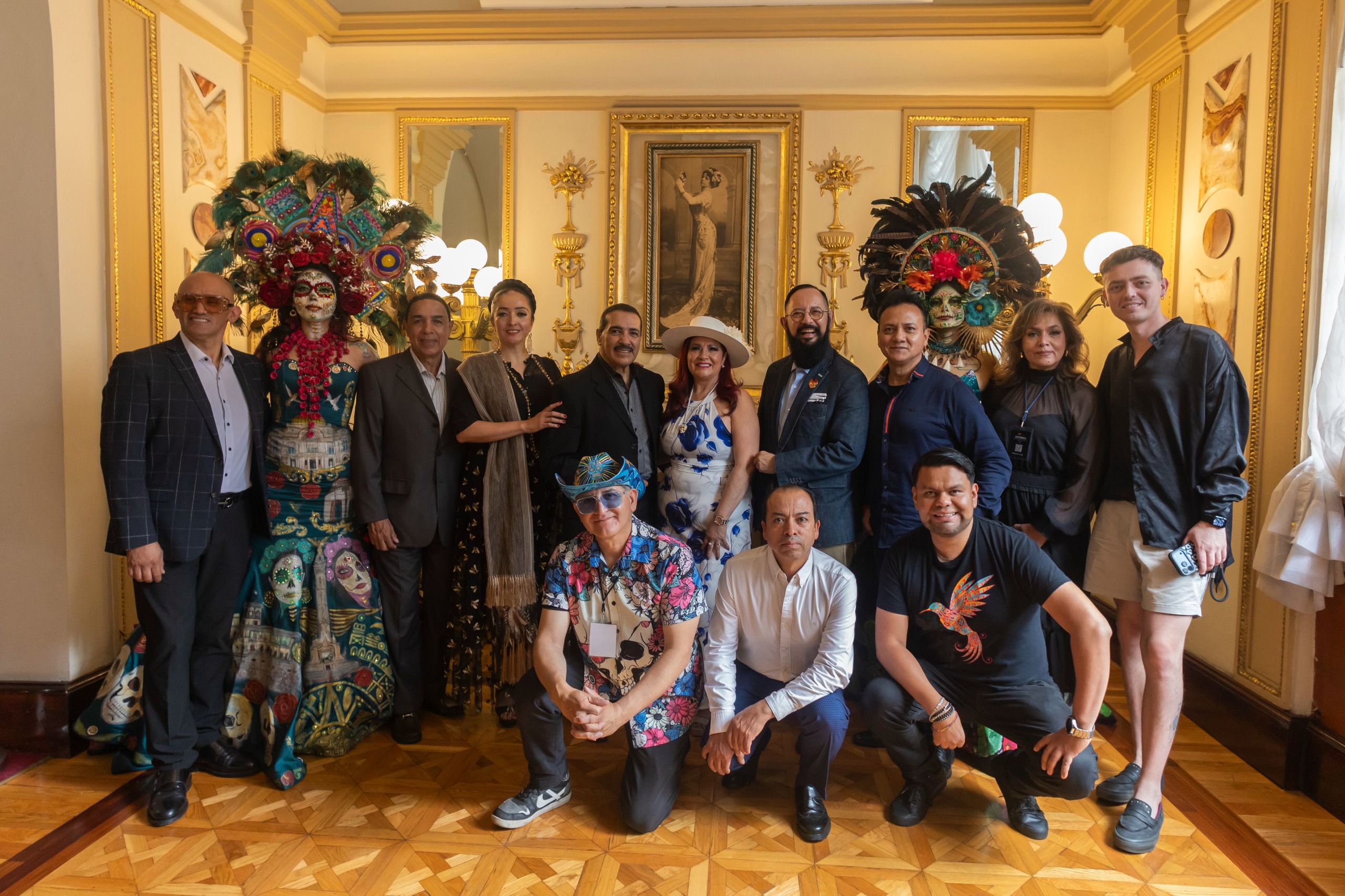CDMX: Desfilan Catrinas Contemporáneas en Teatro de la Ciudad Esperanza Iris