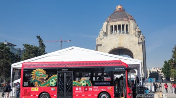 Tendrá Metrobús de la CDMX línea conducida sólo por operadoras