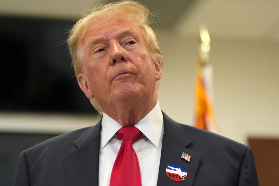 Donald Trump vota anticipadamente en Florida y reafirma su respaldo a los republicanos