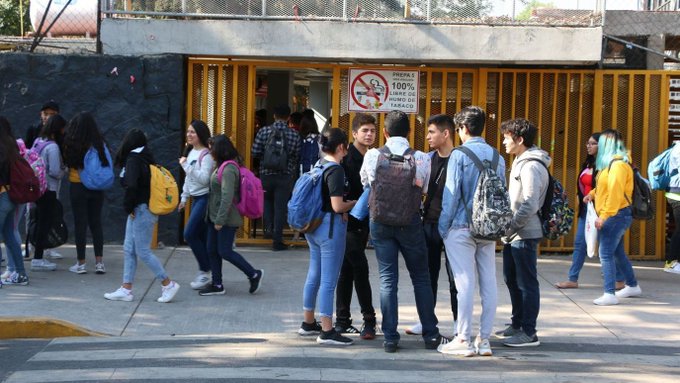 Suspenden actividades en la Prepa 5 de la UNAM tras agresión de encapuchados a estudiantes y personal