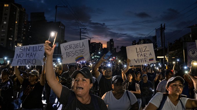 Apagones de hasta 8 horas desatan protestas en varios estados de Venezuela