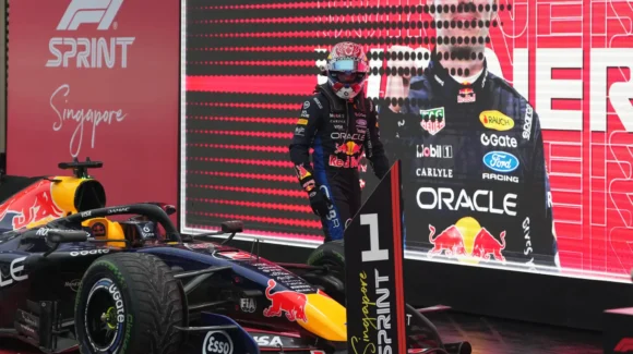 F1: Verstappen logra el doblete con la pole y al ganar la carrera sprint en el GP de Singapur