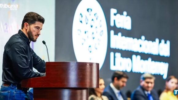 Analiza Nuevo León integración tecnológica en aulas ante decreto federal: Samuel García