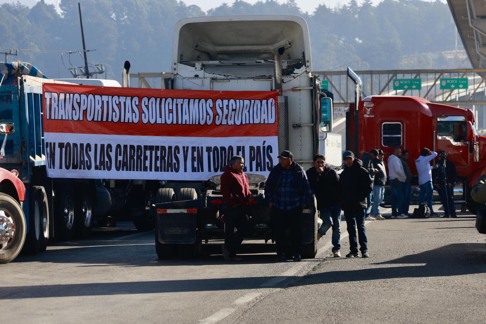 Transportistas rechazan bloqueos carreteros y abren mesas con Segob, Hacienda y Guardia Nacional