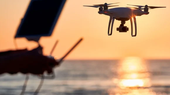 EU prohíbe drones no autorizados en la frontera con México y advierte que derribará aparatos ligados a cárteles