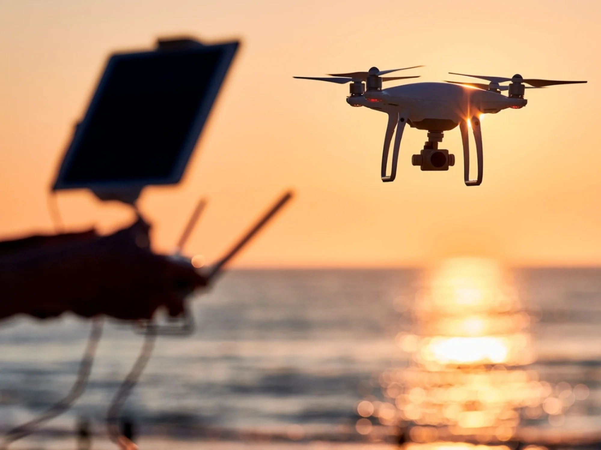 EU prohíbe drones no autorizados en la frontera con México y advierte que derribará aparatos ligados a cárteles
