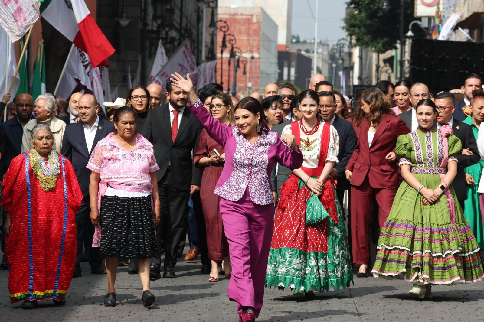 Clara Brugada niega aumento en predial y presume avance en compromisos de gobierno