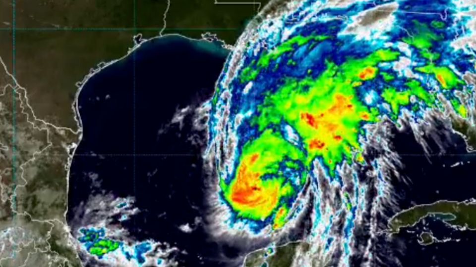 Huracán ‘Isaías’ sube a categoría 2 en el Golfo de México; prevén lluvias, vientos y oleaje en el sureste