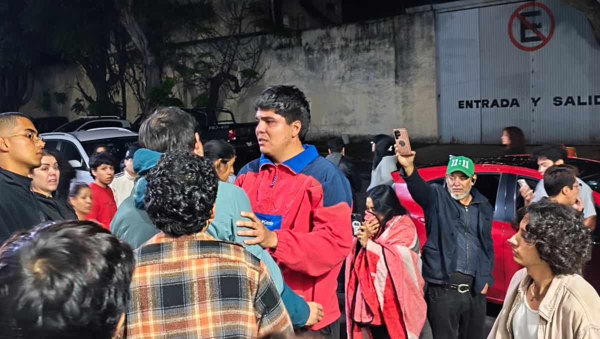 Suben a 18 los manifestantes liberados tras disturbios en Casa Jalisco; 21 siguen detenidos