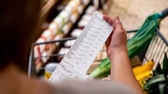 Precios mundiales de los alimentos suben a su nivel más alto en casi 4 años por crisis logística y clima: FAO