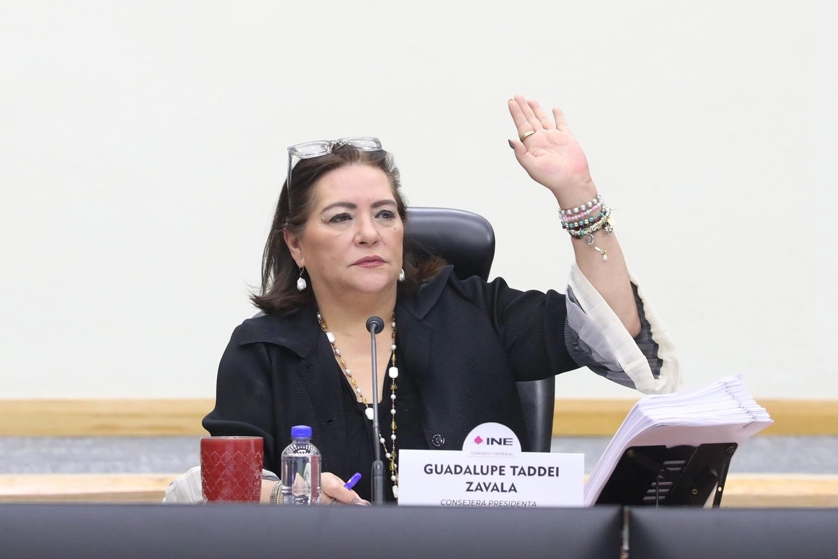 Guadalupe Taddei, bajo presión en el INE: Del caso de su chofer a la ‘Ley Taddei’ y los contratos bajo investigación